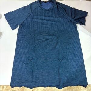 Lululemon Metal Vent Shirt Dark Blue Small